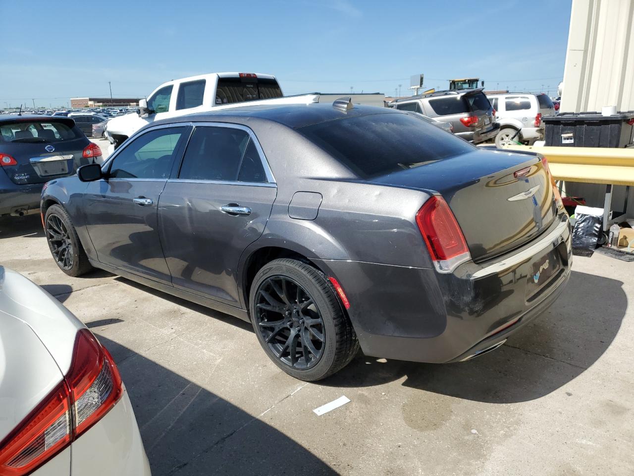 Photo 1 VIN: 2C3CCAEG3KH585692 - CHRYSLER 300 