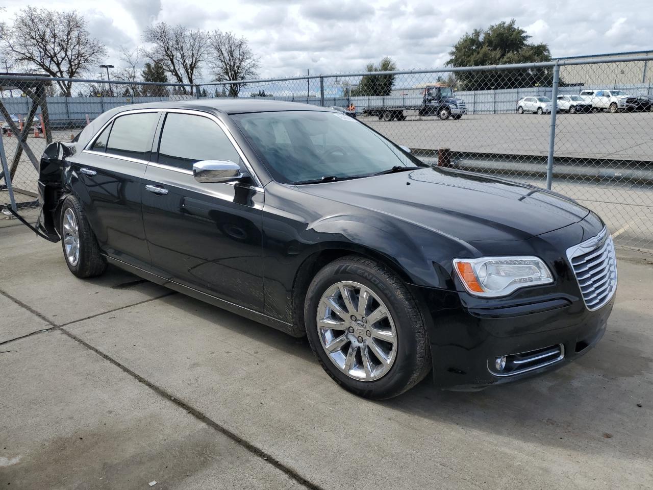 Photo 3 VIN: 2C3CCAEG4DH606164 - CHRYSLER 300 