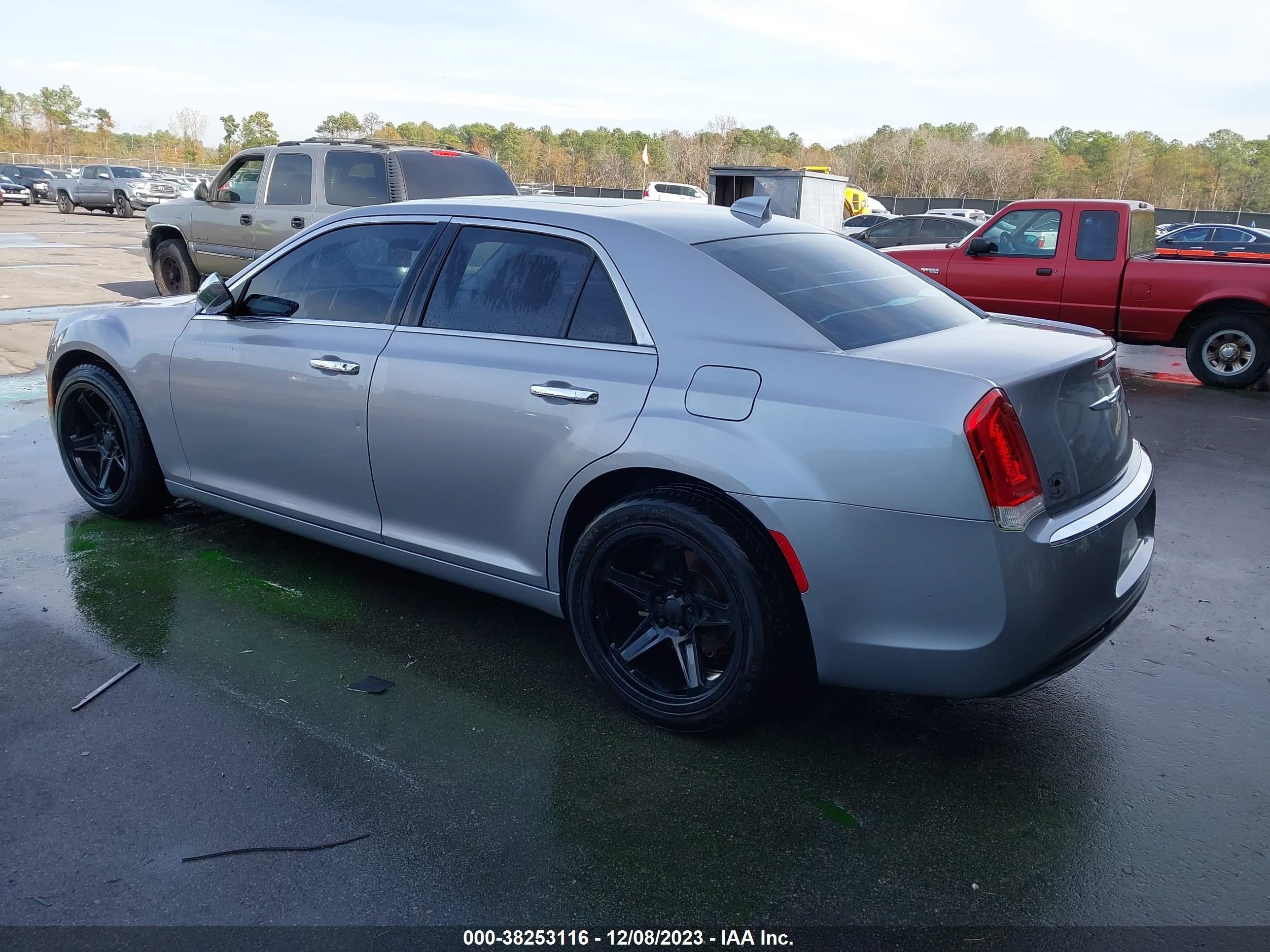 Photo 2 VIN: 2C3CCAEG4FH894254 - CHRYSLER 300C 