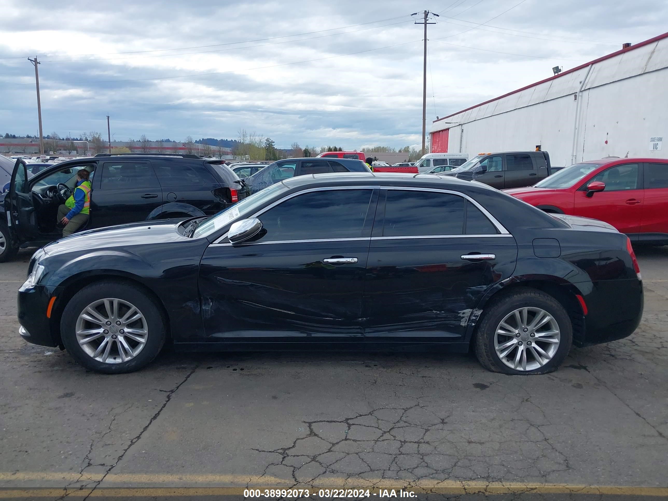 Photo 13 VIN: 2C3CCAEG4GH105795 - CHRYSLER 300C 