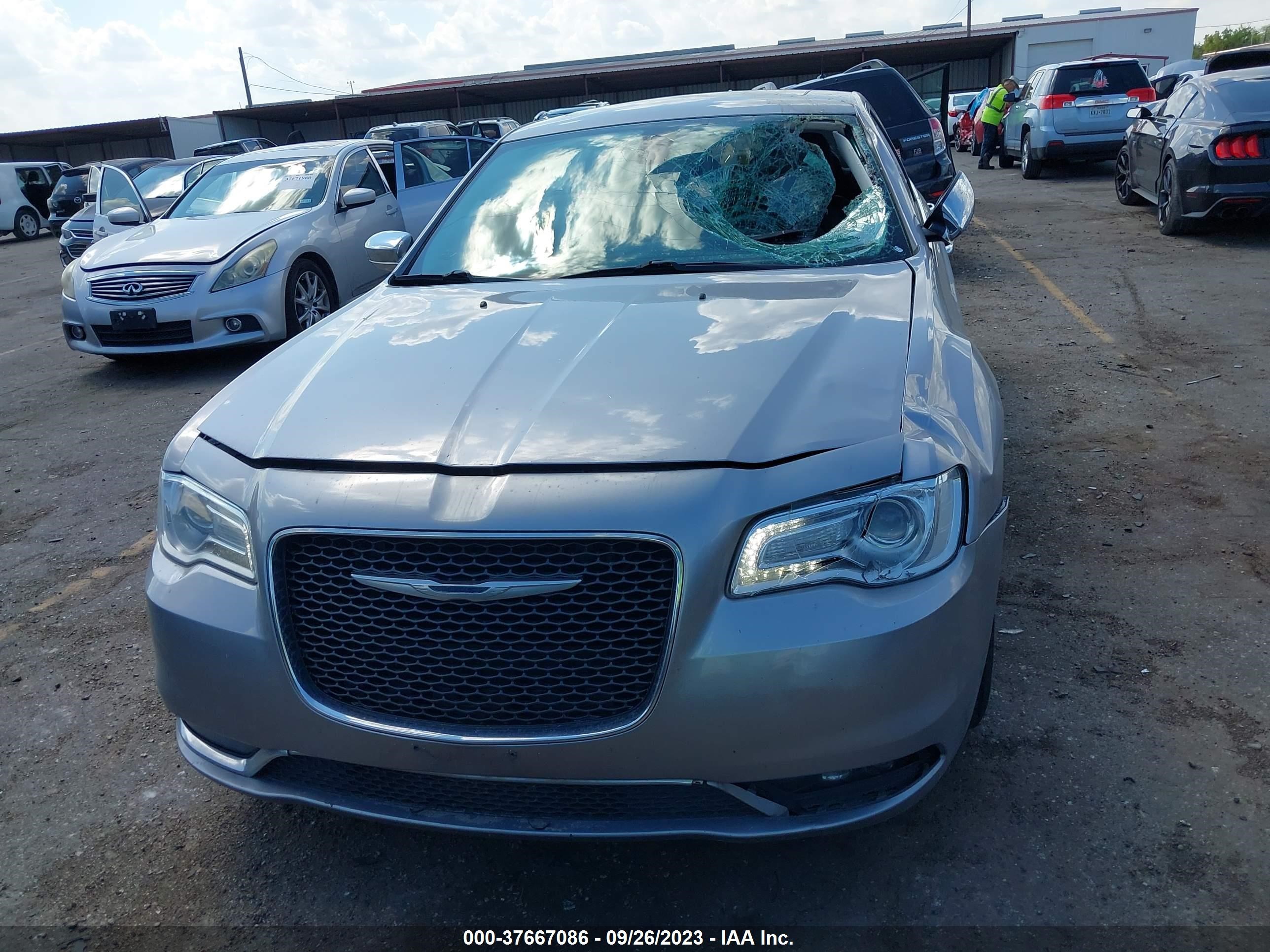 Photo 11 VIN: 2C3CCAEG5GH190341 - CHRYSLER 300 