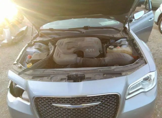 Photo 9 VIN: 2C3CCAEG5JH126887 - CHRYSLER 300 