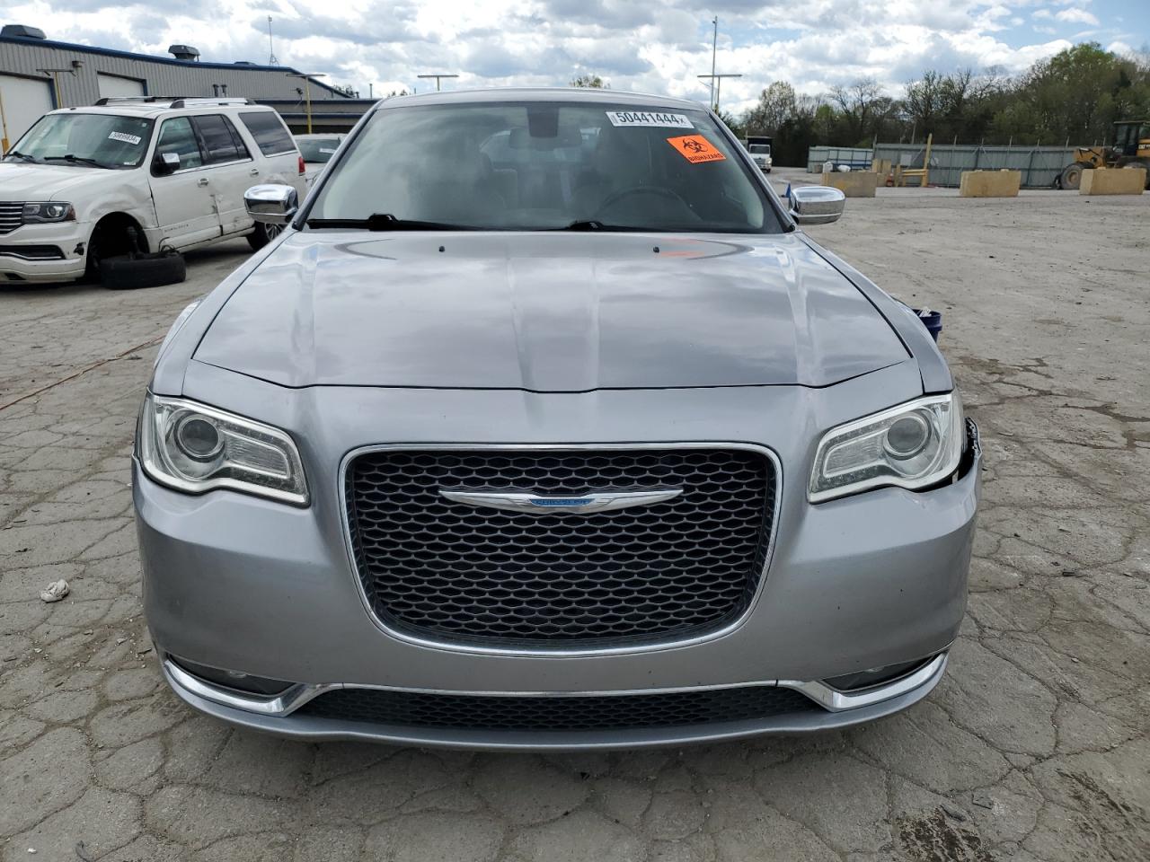 Photo 4 VIN: 2C3CCAEG5JH136769 - CHRYSLER 300 