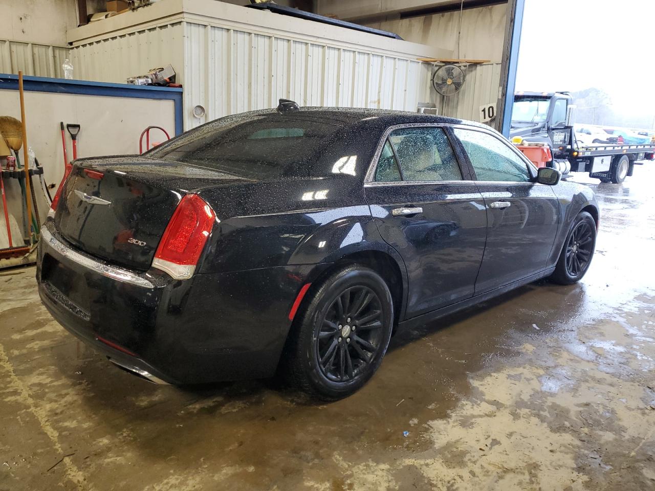 Photo 2 VIN: 2C3CCAEG6HH571052 - CHRYSLER 300 