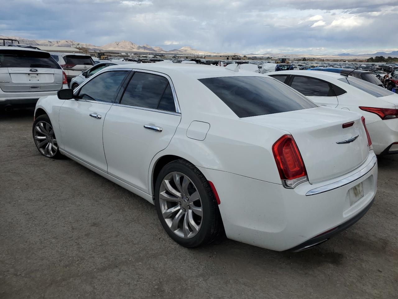 Photo 1 VIN: 2C3CCAEG6JH126817 - CHRYSLER 300 