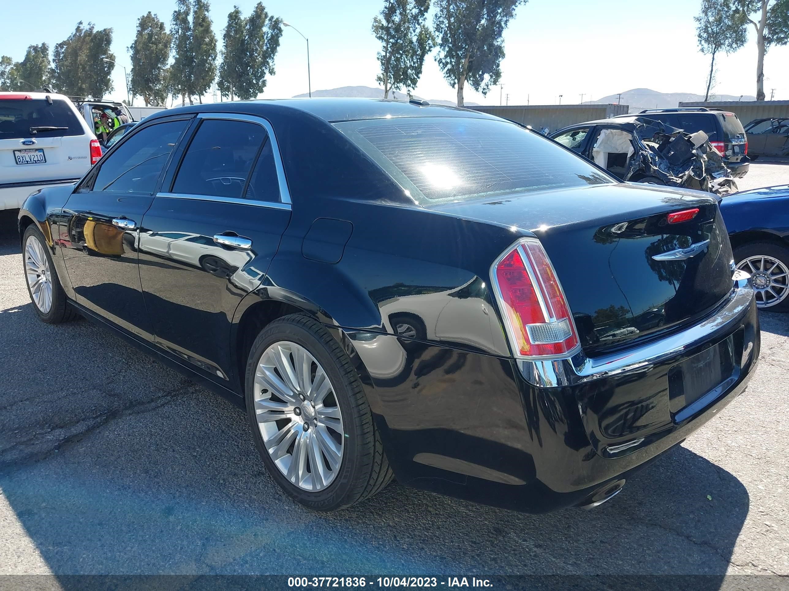 Photo 2 VIN: 2C3CCAEG7EH103391 - CHRYSLER 300 