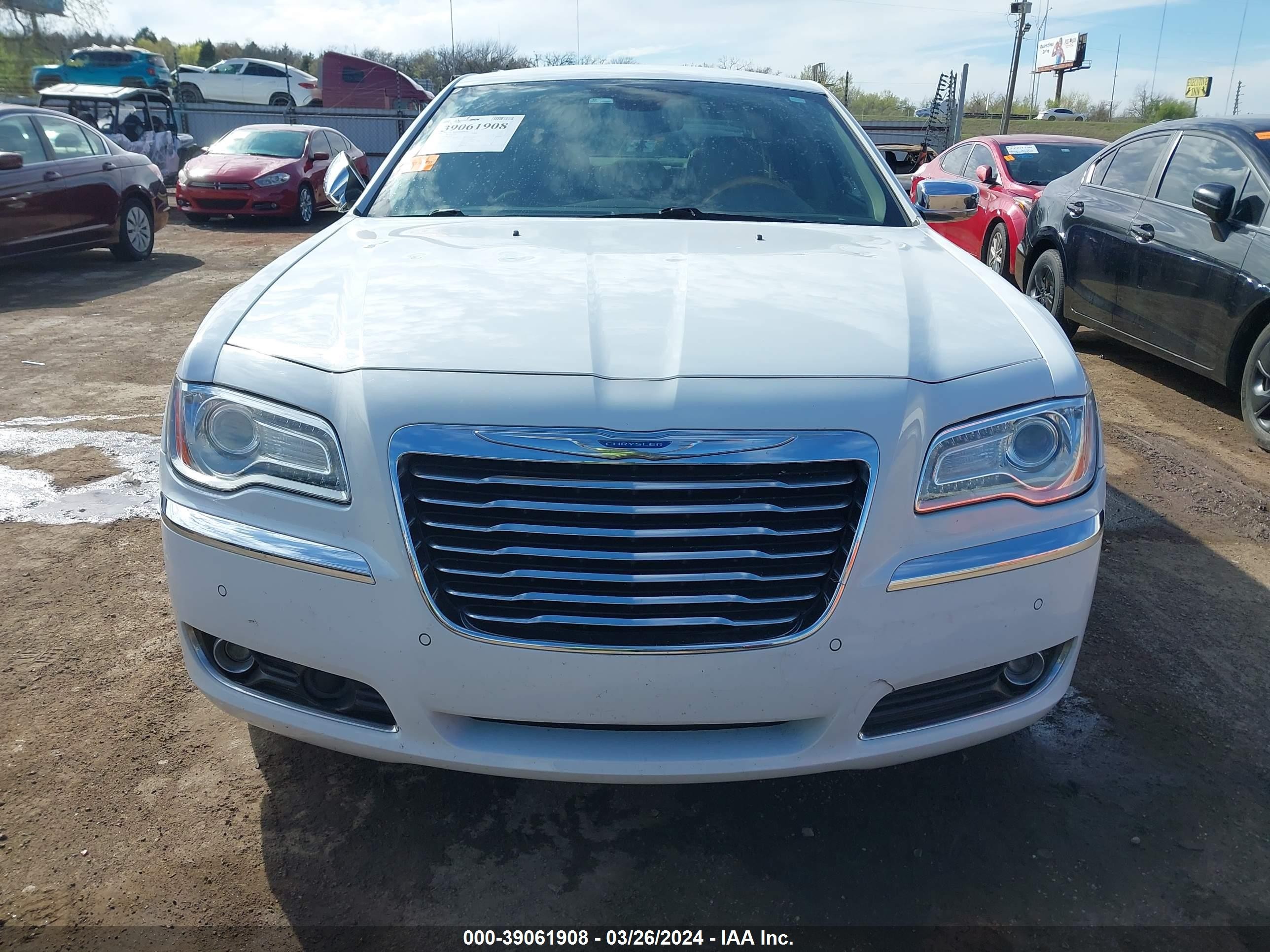 Photo 11 VIN: 2C3CCAEG8DH504673 - CHRYSLER 300C 