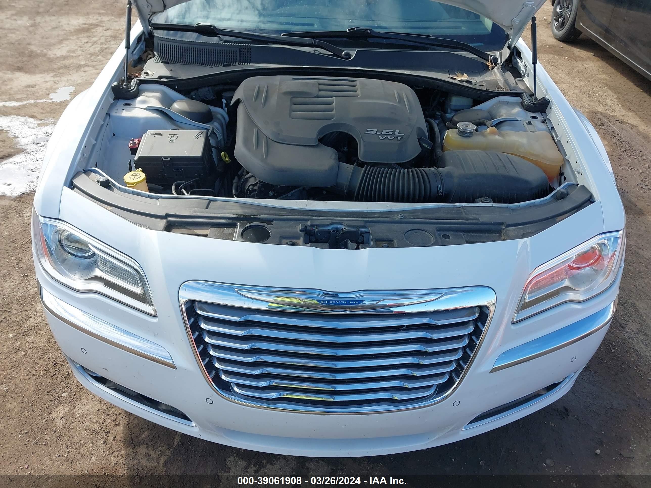 Photo 9 VIN: 2C3CCAEG8DH504673 - CHRYSLER 300C 