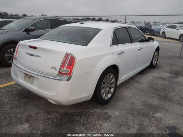 Photo 3 VIN: 2C3CCAEG8DH620908 - CHRYSLER 300 