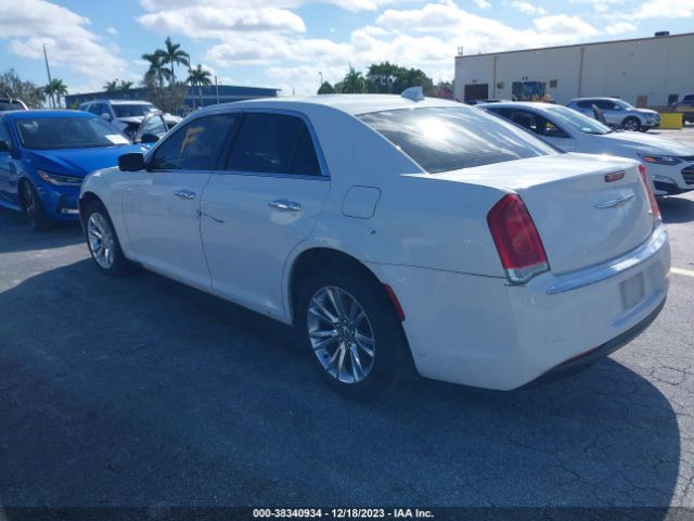 Photo 2 VIN: 2C3CCAEG8GH334352 - CHRYSLER 300 