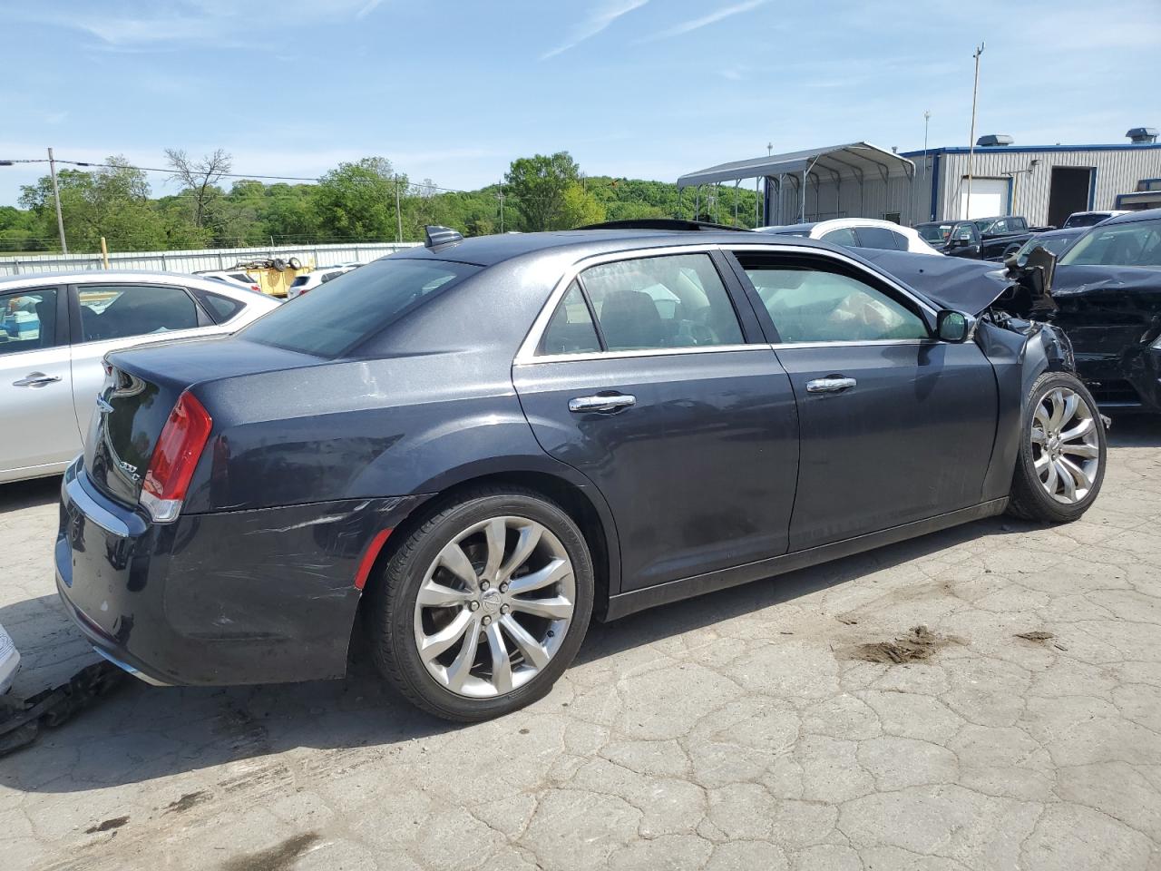 Photo 2 VIN: 2C3CCAEG8HH570016 - CHRYSLER 300 