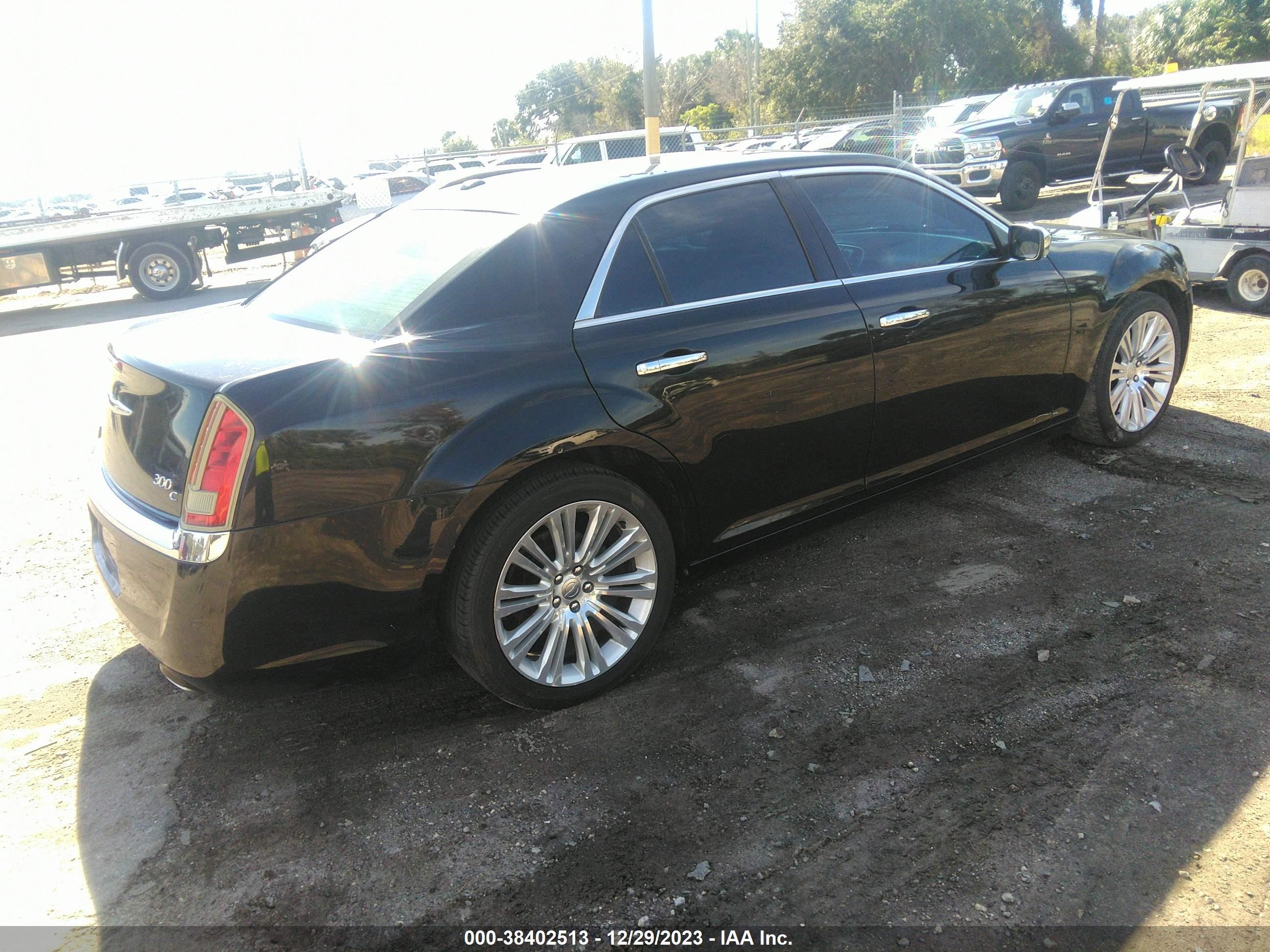 Photo 3 VIN: 2C3CCAEG9DH514967 - CHRYSLER 300C 