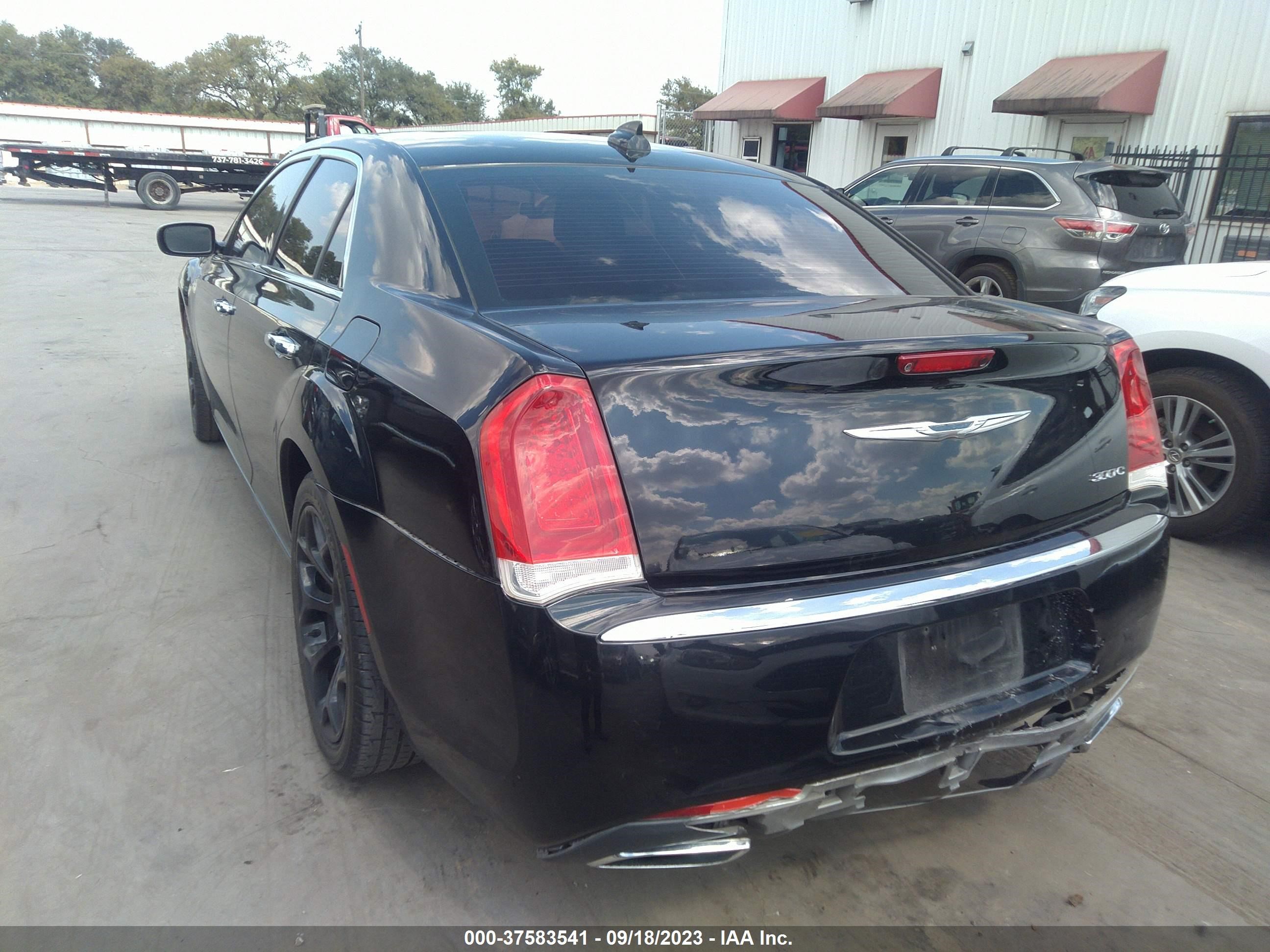 Photo 2 VIN: 2C3CCAEGXGH190013 - CHRYSLER 300 