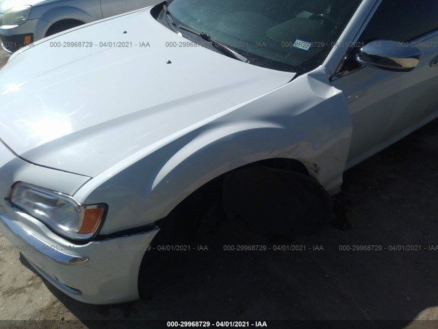 Photo 5 VIN: 2C3CCAET0EH126329 - CHRYSLER 300 