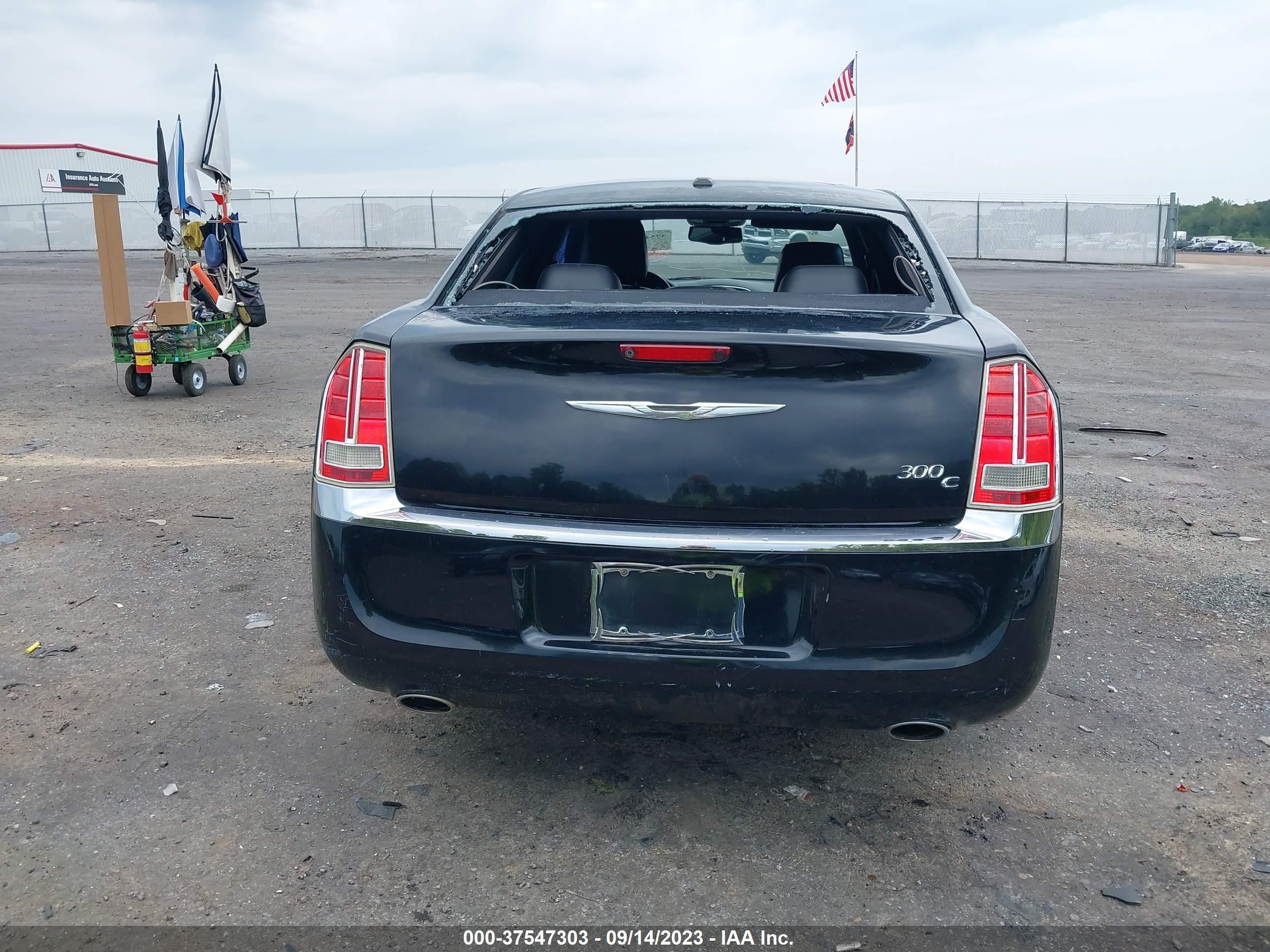 Photo 16 VIN: 2C3CCAET4DH650243 - CHRYSLER 300 