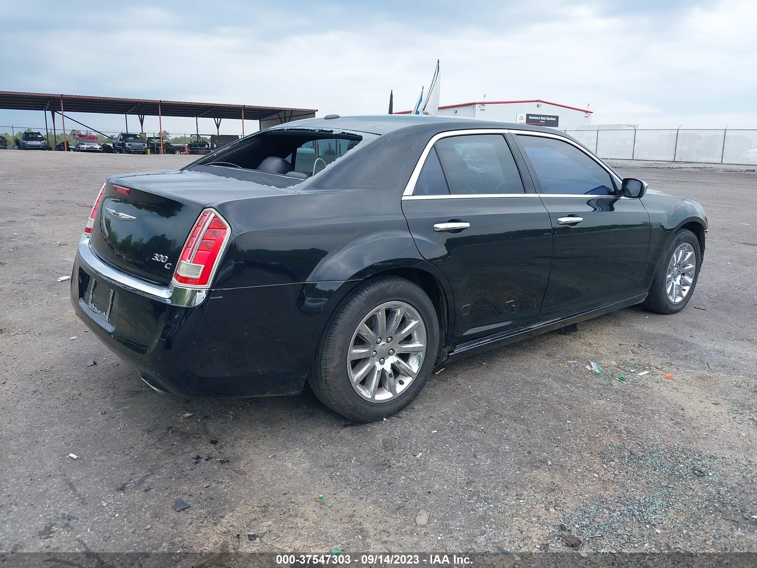 Photo 3 VIN: 2C3CCAET4DH650243 - CHRYSLER 300 