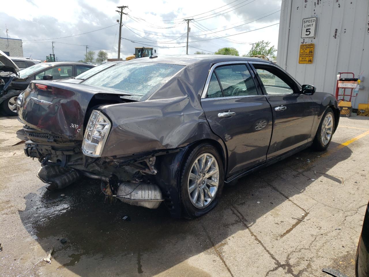 Photo 2 VIN: 2C3CCAET6DH647084 - CHRYSLER 300 