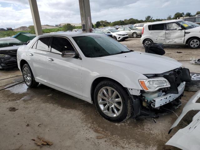 Photo 3 VIN: 2C3CCAET7EH118132 - CHRYSLER 300 