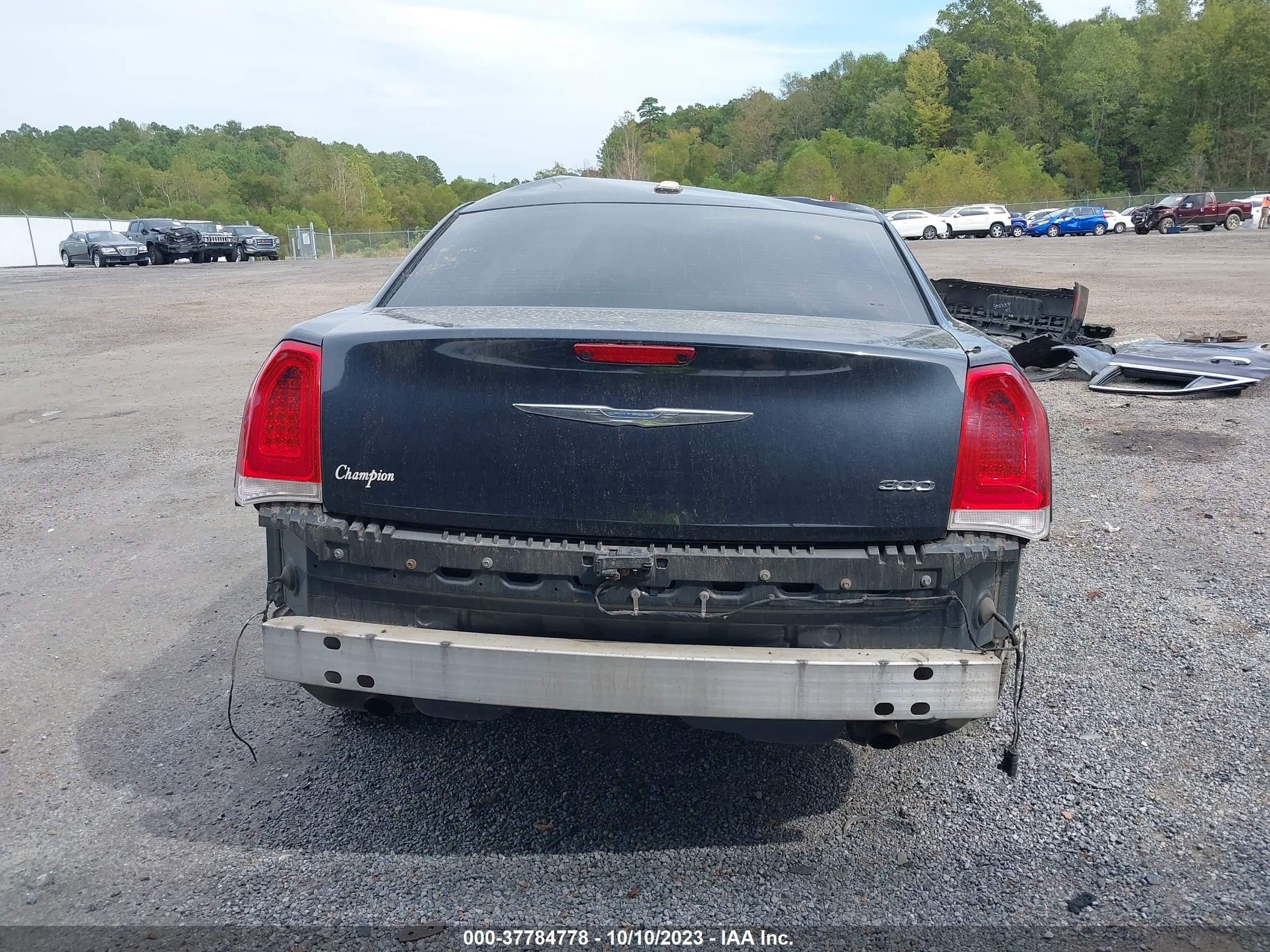 Photo 15 VIN: 2C3CCAET7JH110199 - CHRYSLER 300 