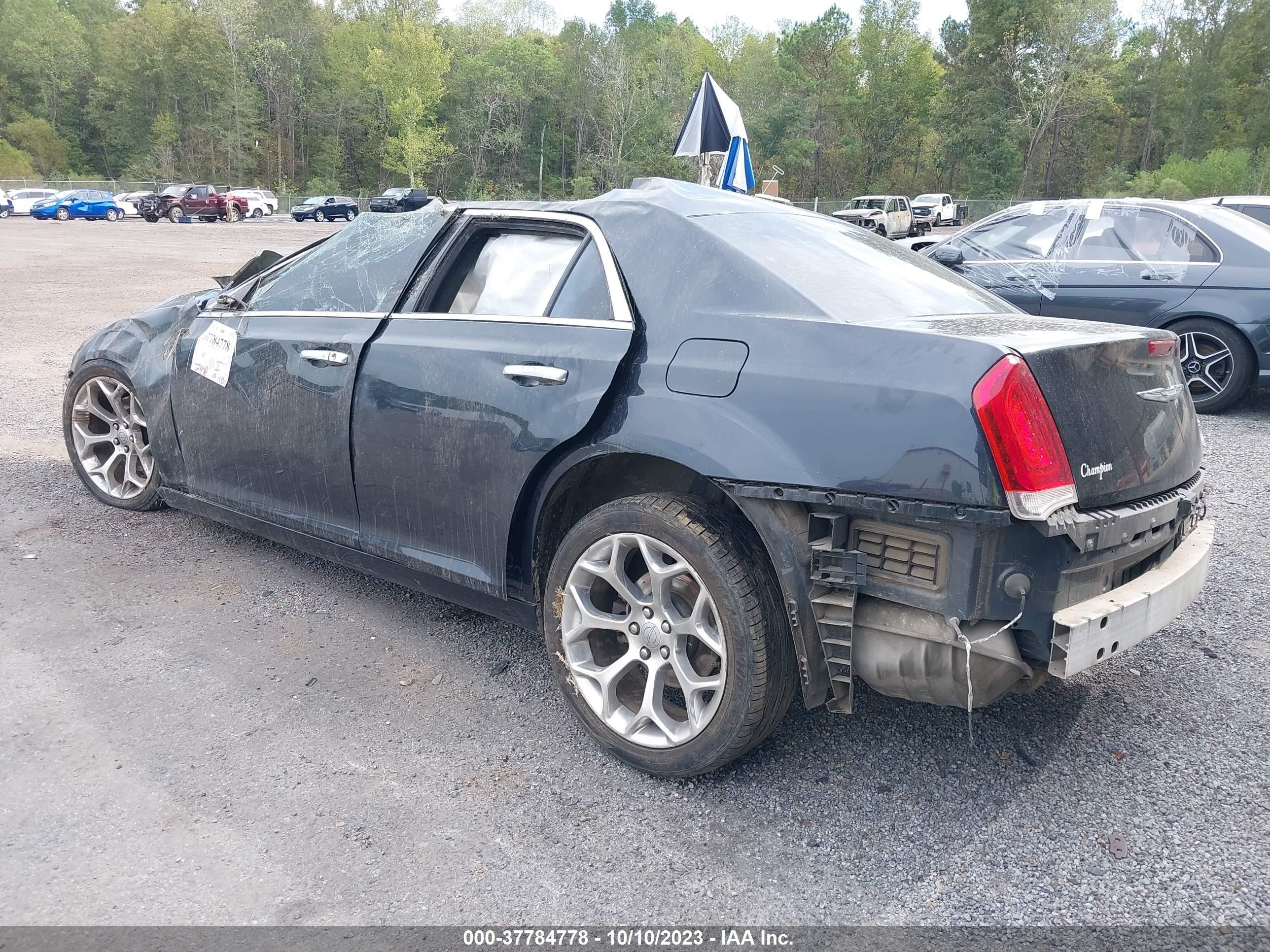 Photo 2 VIN: 2C3CCAET7JH110199 - CHRYSLER 300 