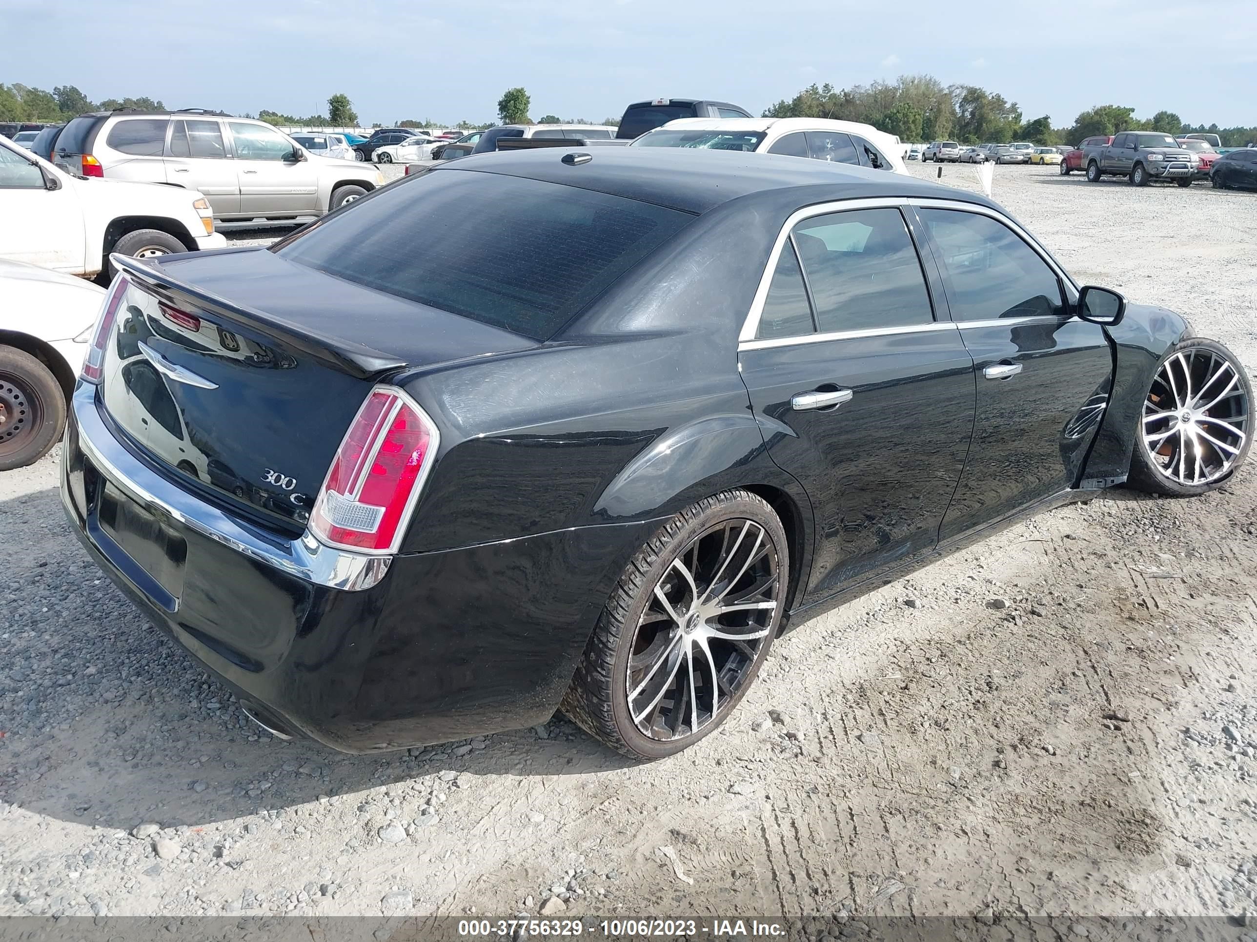 Photo 3 VIN: 2C3CCAETXCH283699 - CHRYSLER 300 