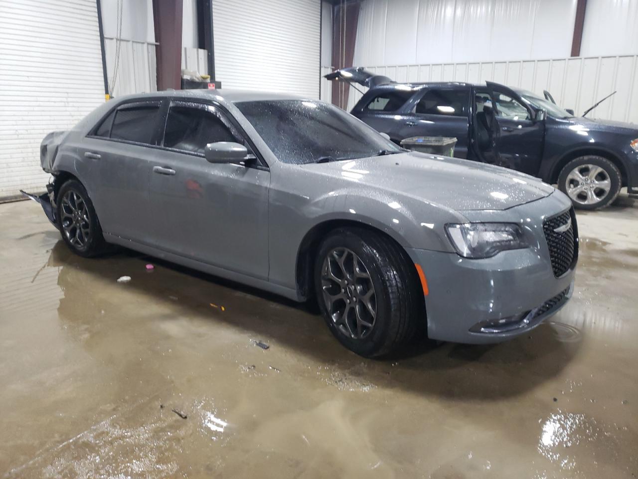 Photo 3 VIN: 2C3CCAGG0JH141648 - CHRYSLER 300 