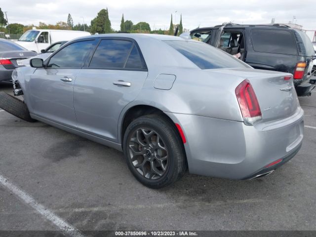 Photo 2 VIN: 2C3CCAGG0JH267797 - CHRYSLER 300 