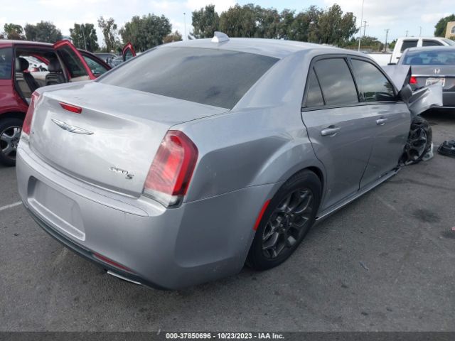 Photo 3 VIN: 2C3CCAGG0JH267797 - CHRYSLER 300 