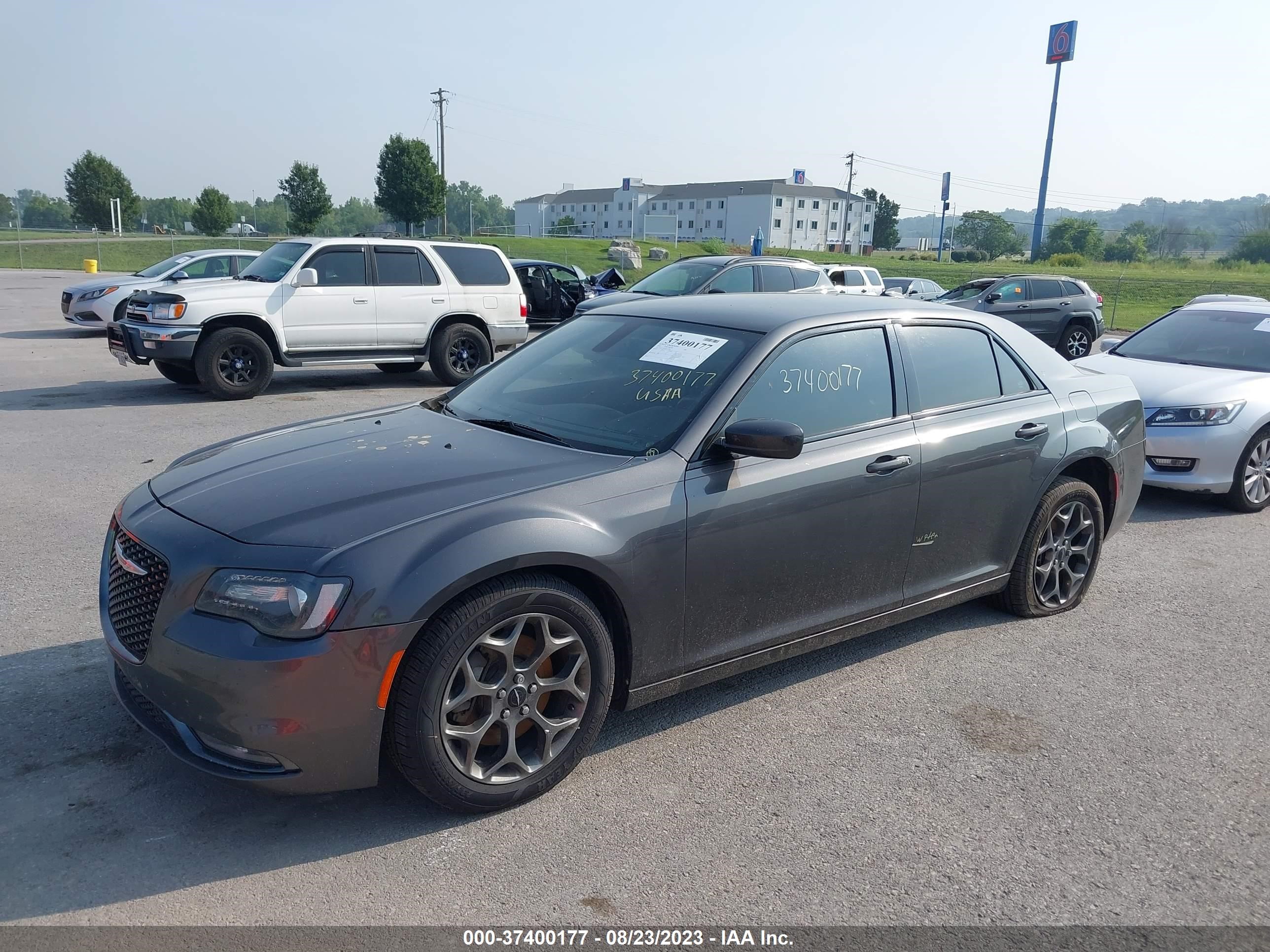 Photo 1 VIN: 2C3CCAGG3GH117031 - CHRYSLER 300 