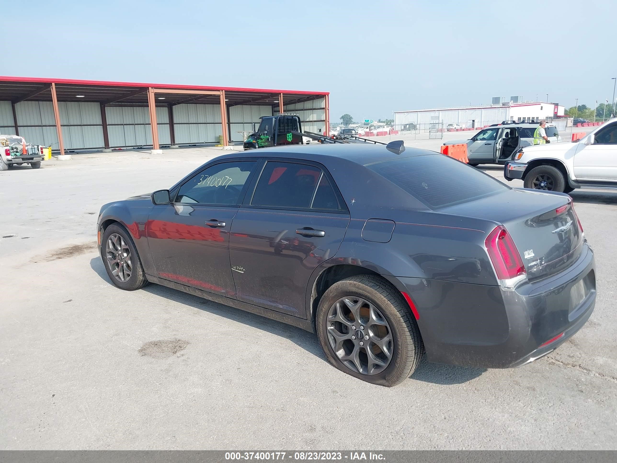 Photo 2 VIN: 2C3CCAGG3GH117031 - CHRYSLER 300 