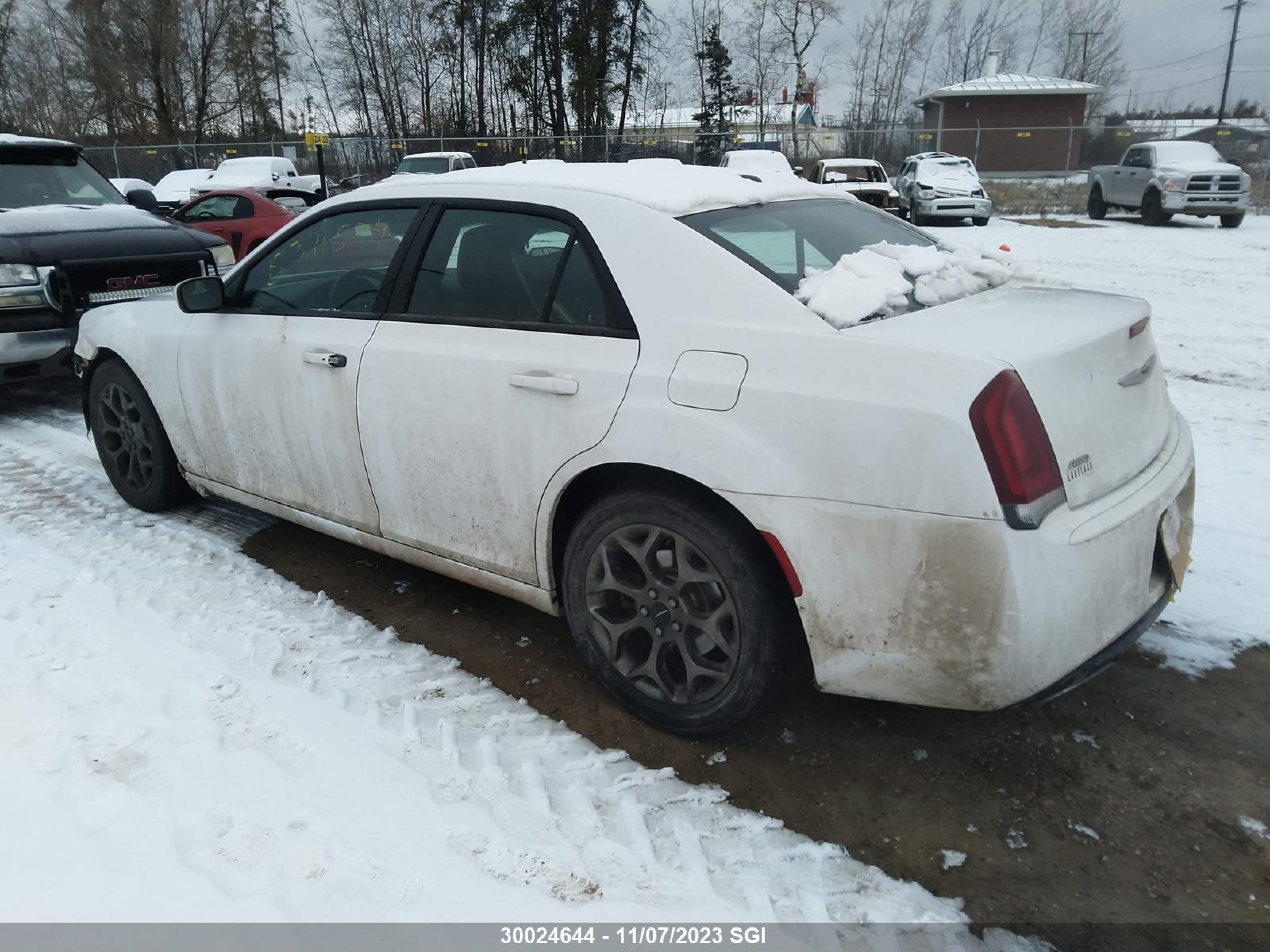 Photo 2 VIN: 2C3CCAGG3HH512960 - CHRYSLER 300 