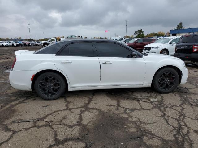 Photo 2 VIN: 2C3CCAGG6FH922889 - CHRYSLER 300 S 