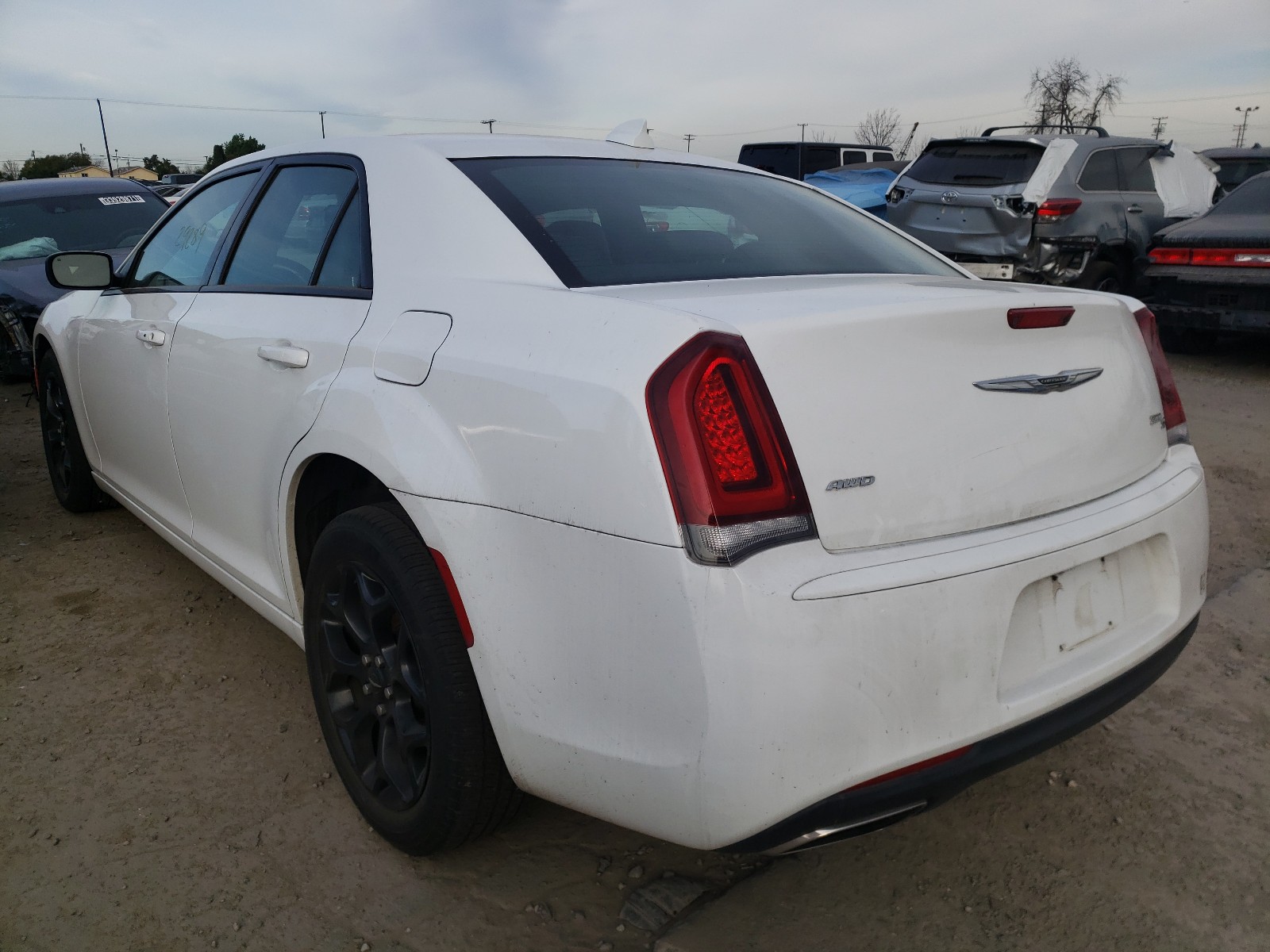 Photo 2 VIN: 2C3CCAGG6KH539769 - CHRYSLER 300 