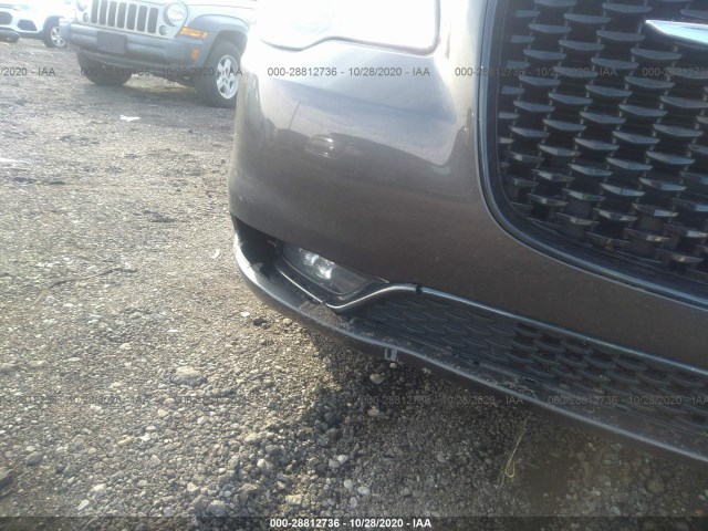 Photo 5 VIN: 2C3CCAGG8FH831333 - CHRYSLER 300 