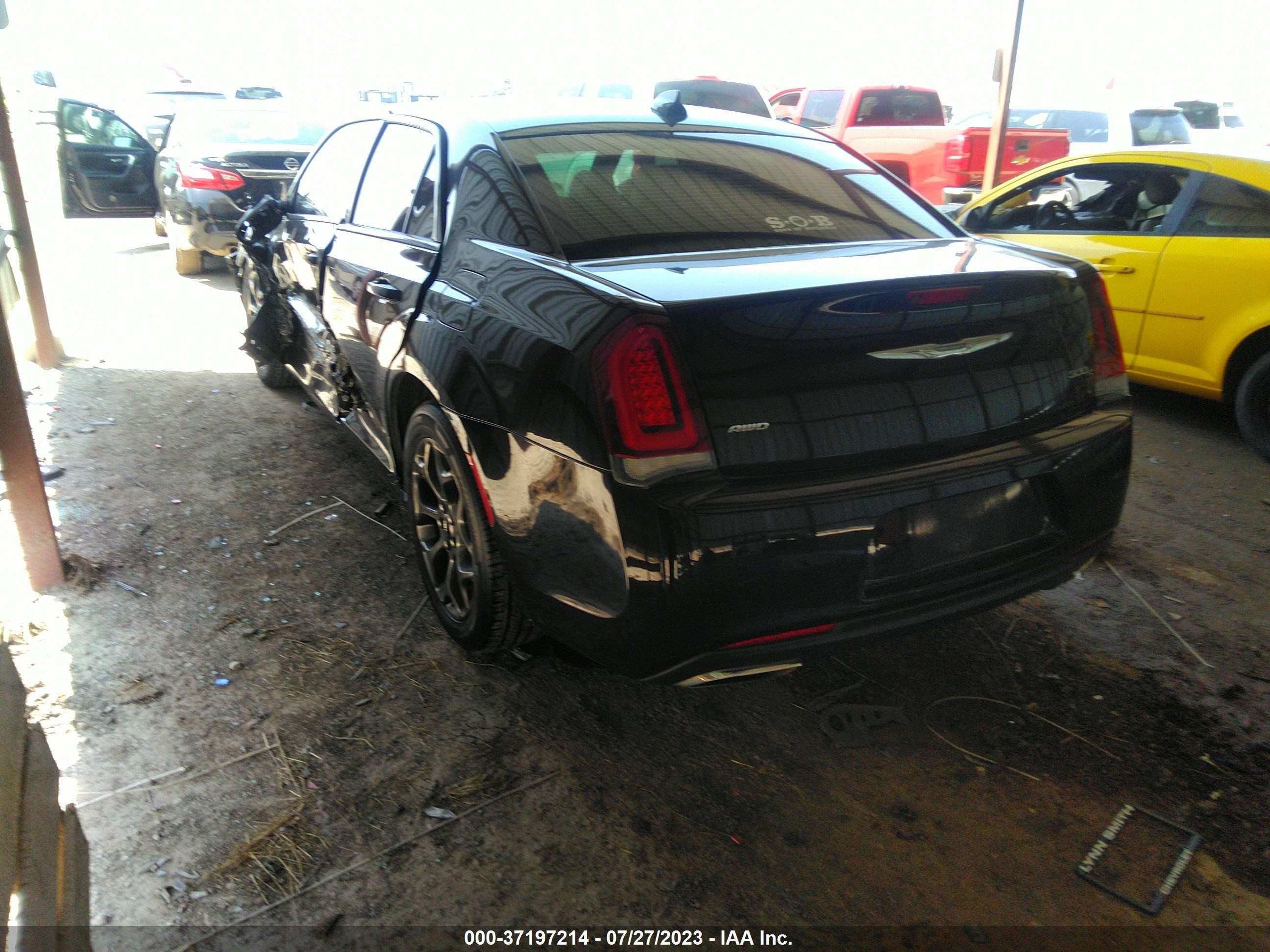 Photo 2 VIN: 2C3CCAGG8FH927821 - CHRYSLER 300 