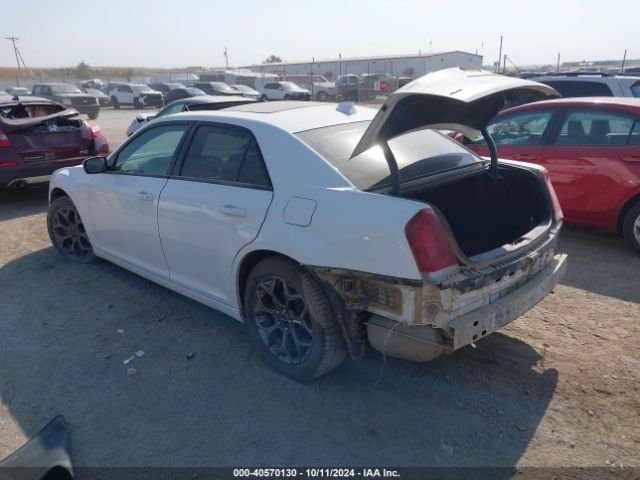 Photo 2 VIN: 2C3CCAGG8JH149495 - CHRYSLER 300 