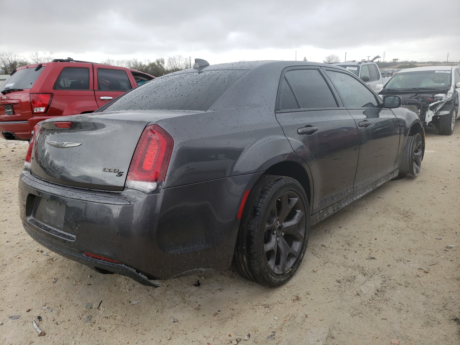 Photo 3 VIN: 2C3CCAGG9JH250707 - CHRYSLER 300 S 