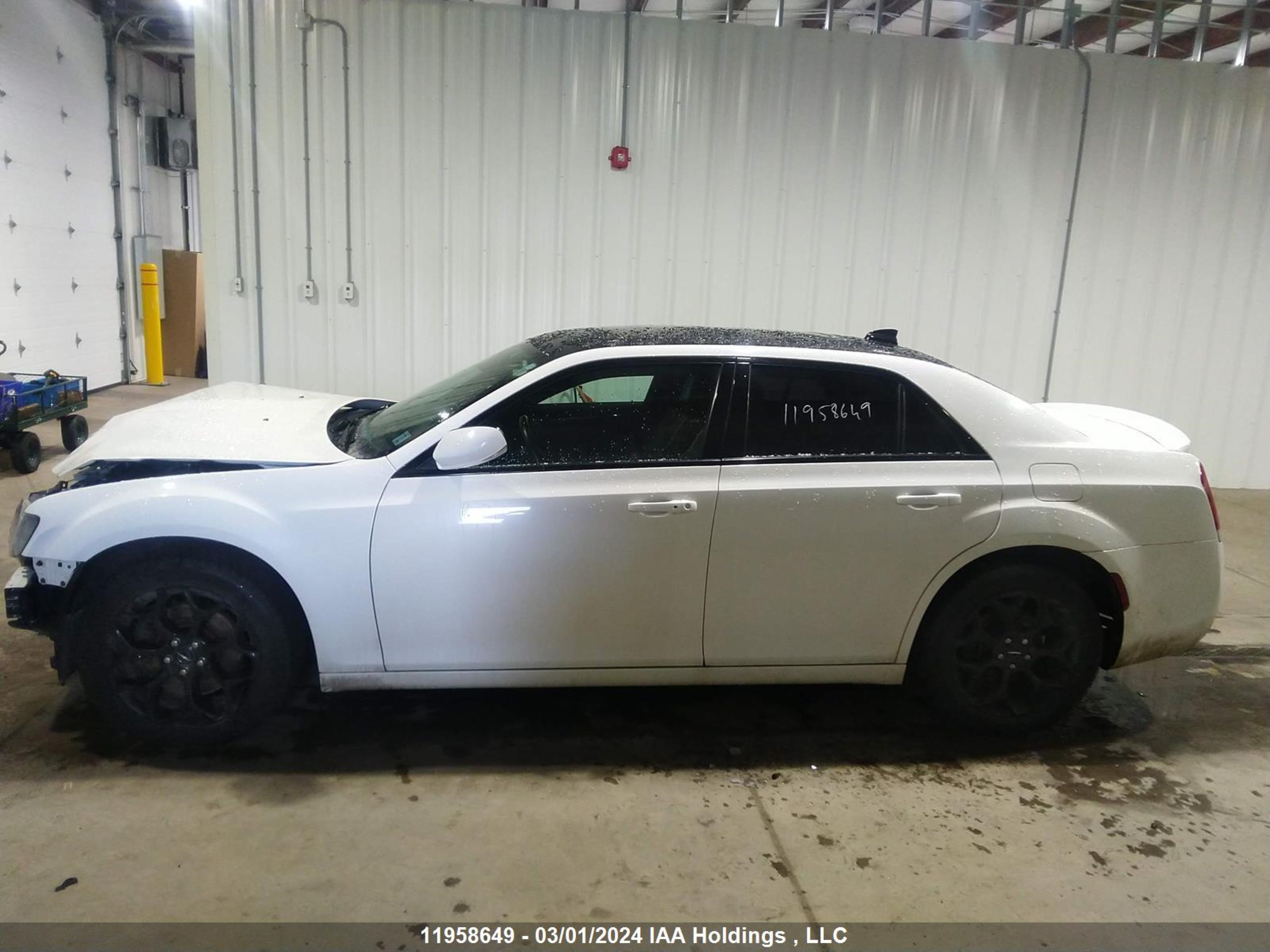 Photo 14 VIN: 2C3CCAGG9JH280077 - CHRYSLER 300 