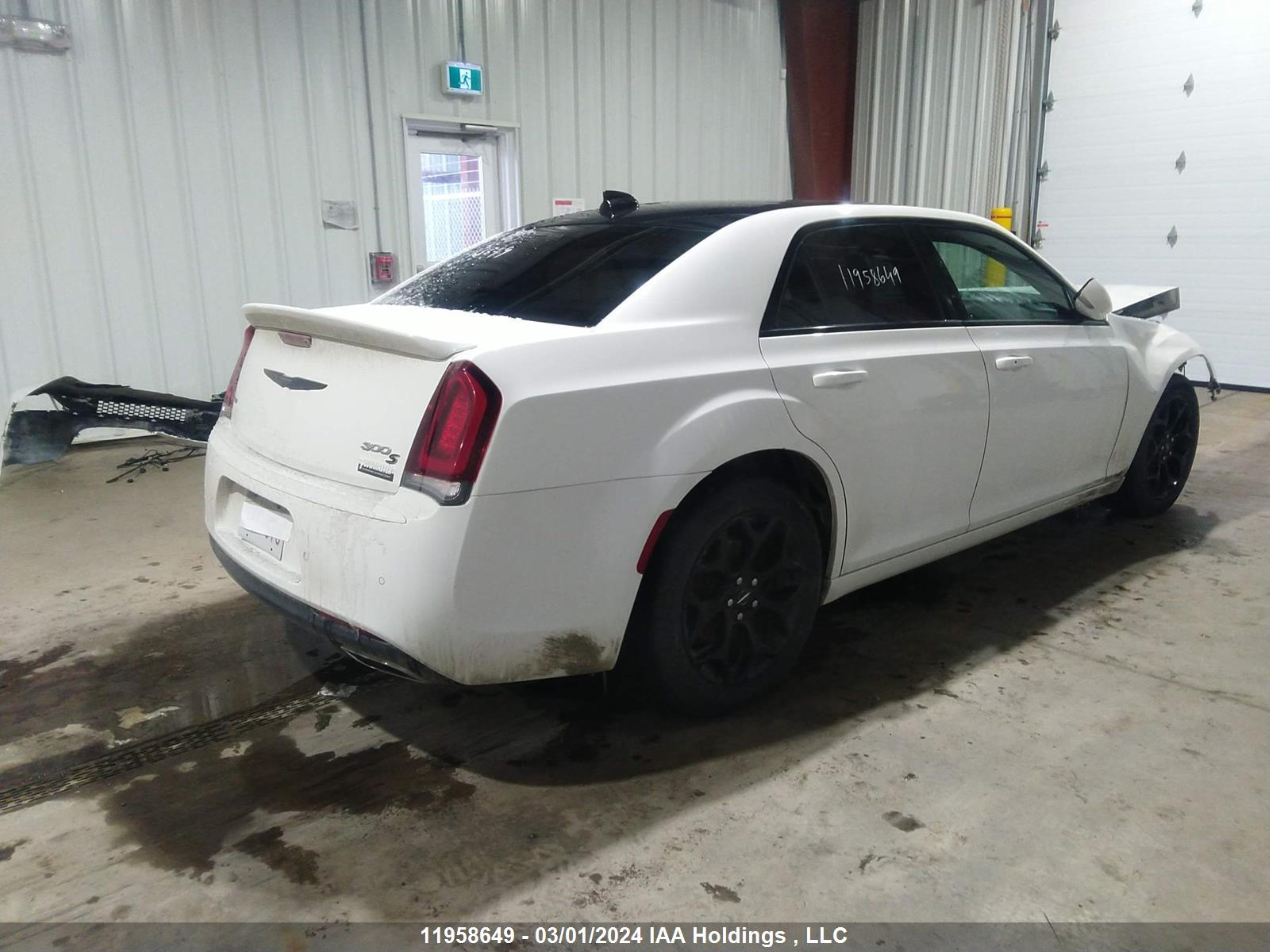 Photo 3 VIN: 2C3CCAGG9JH280077 - CHRYSLER 300 