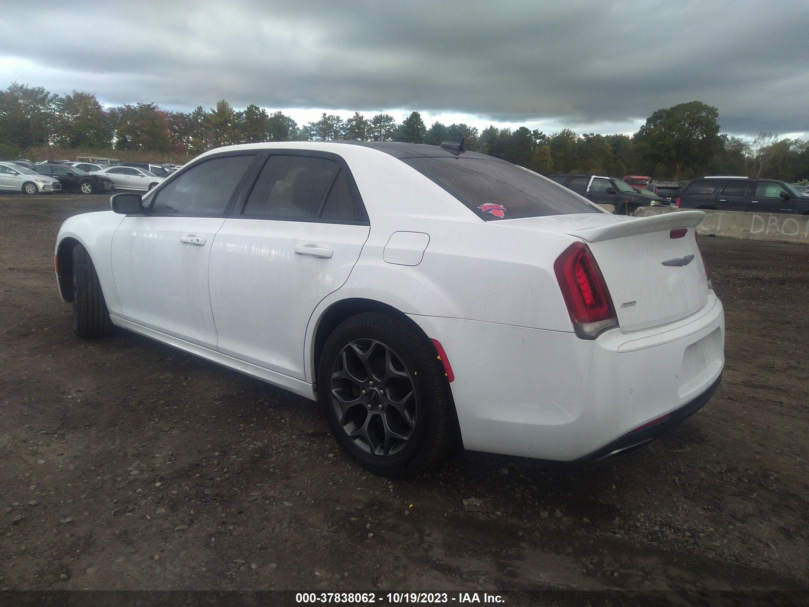 Photo 2 VIN: 2C3CCAGGXHH585999 - CHRYSLER 300 