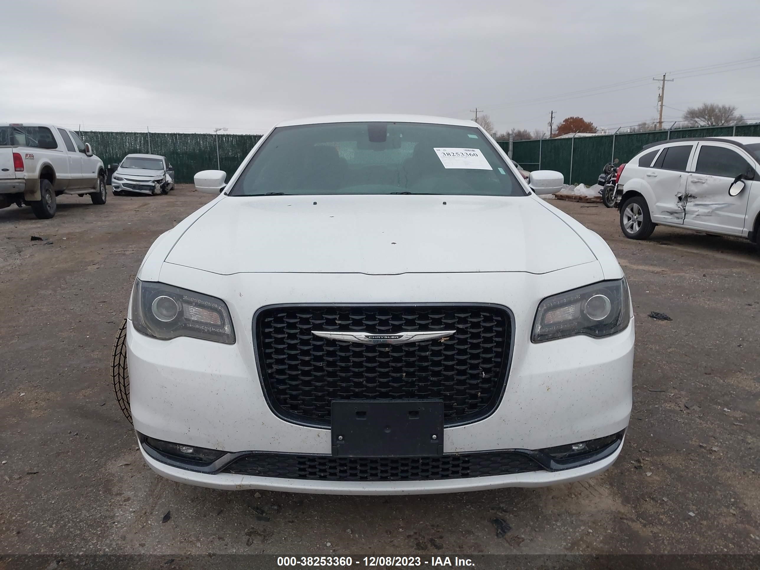 Photo 11 VIN: 2C3CCAGGXKH659235 - CHRYSLER 300 