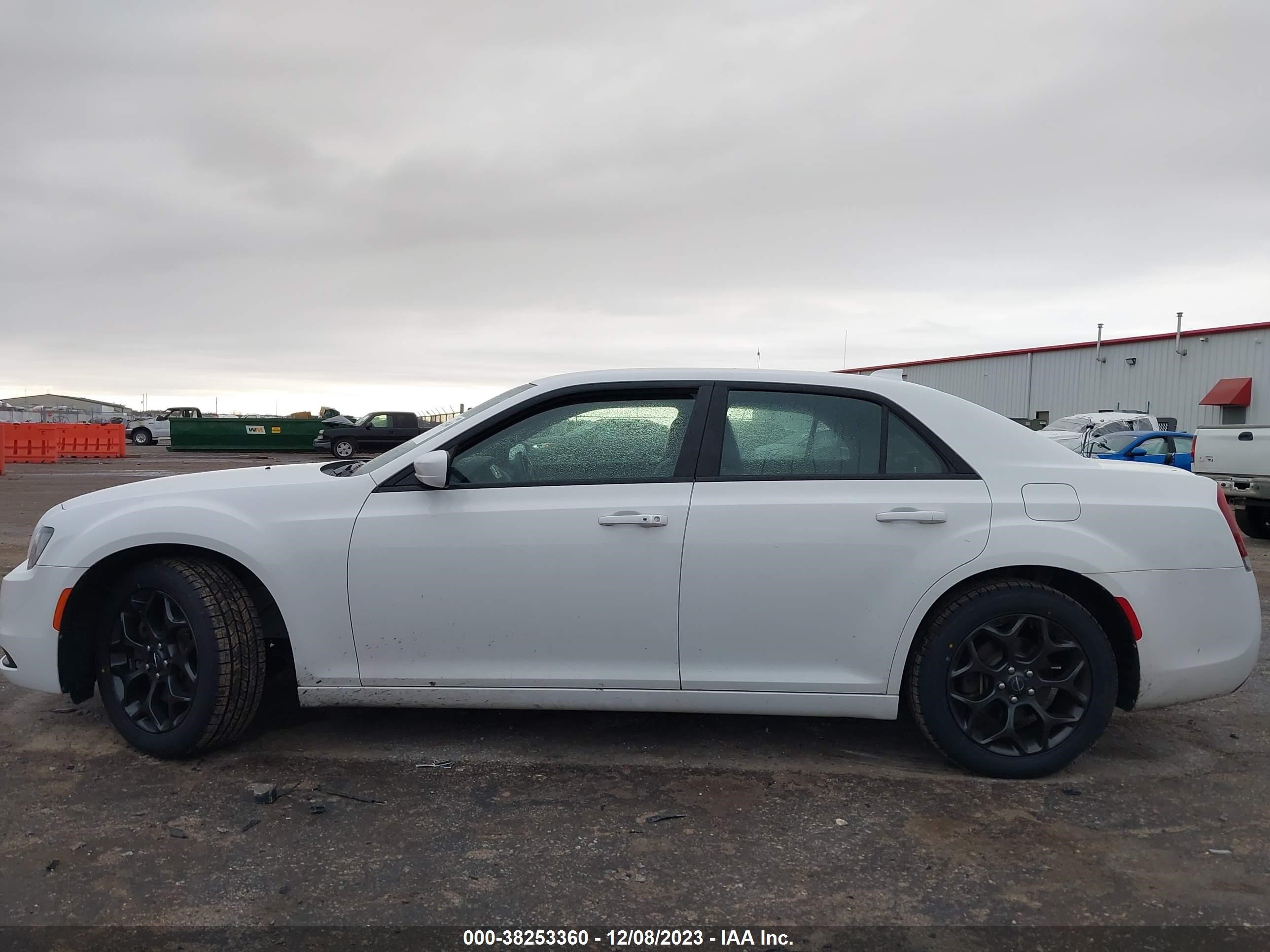 Photo 13 VIN: 2C3CCAGGXKH659235 - CHRYSLER 300 