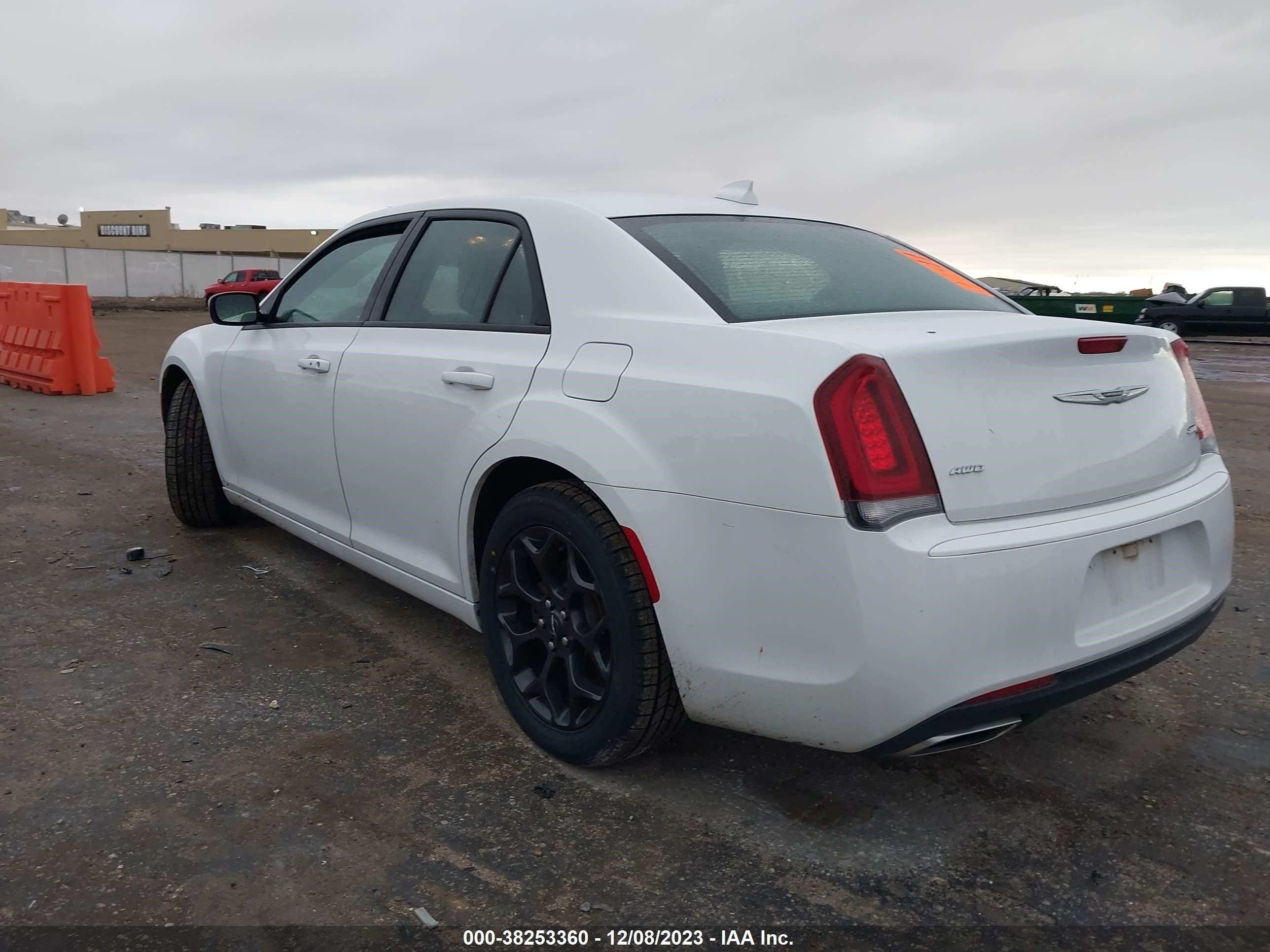 Photo 2 VIN: 2C3CCAGGXKH659235 - CHRYSLER 300 