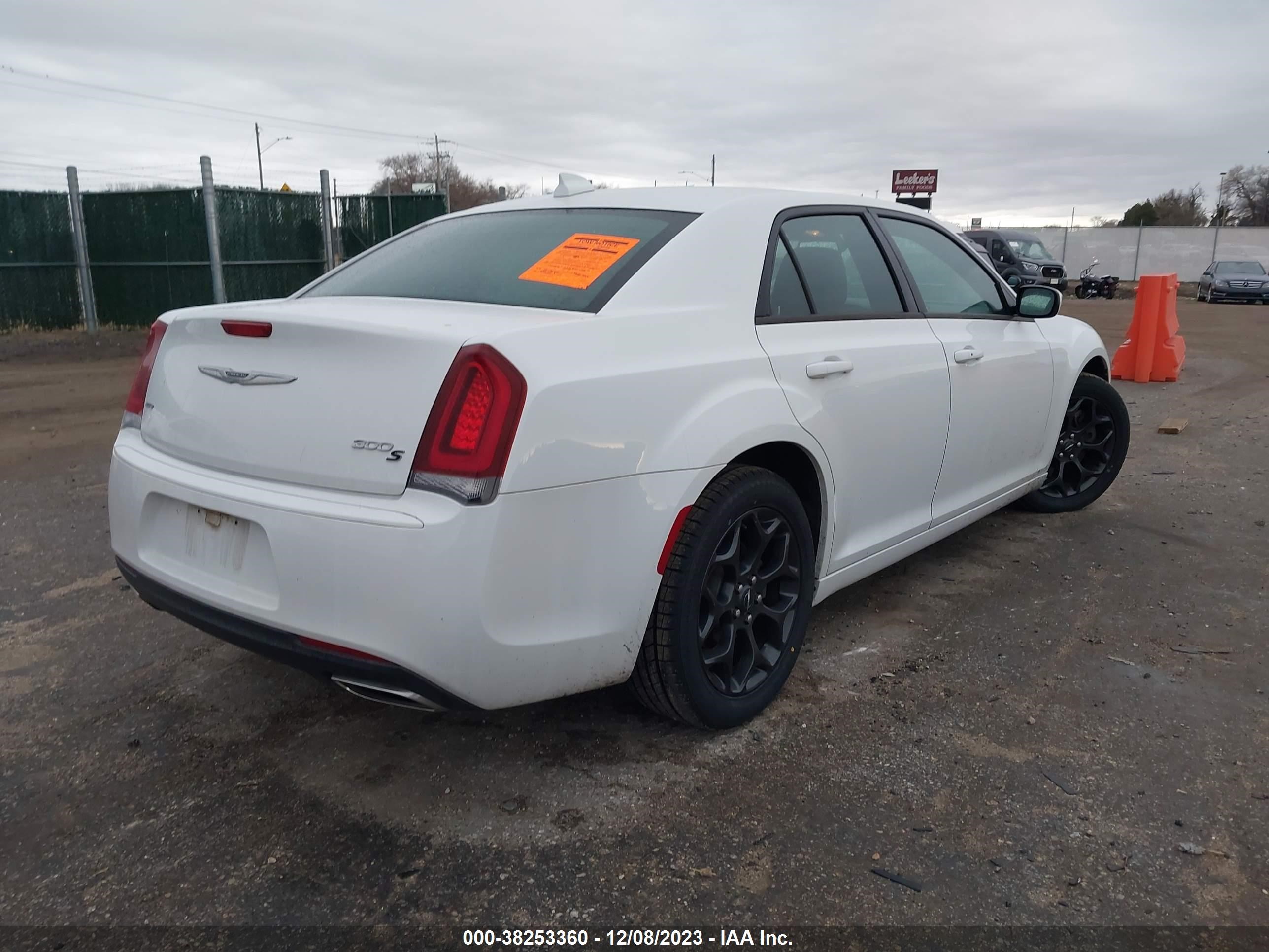 Photo 3 VIN: 2C3CCAGGXKH659235 - CHRYSLER 300 