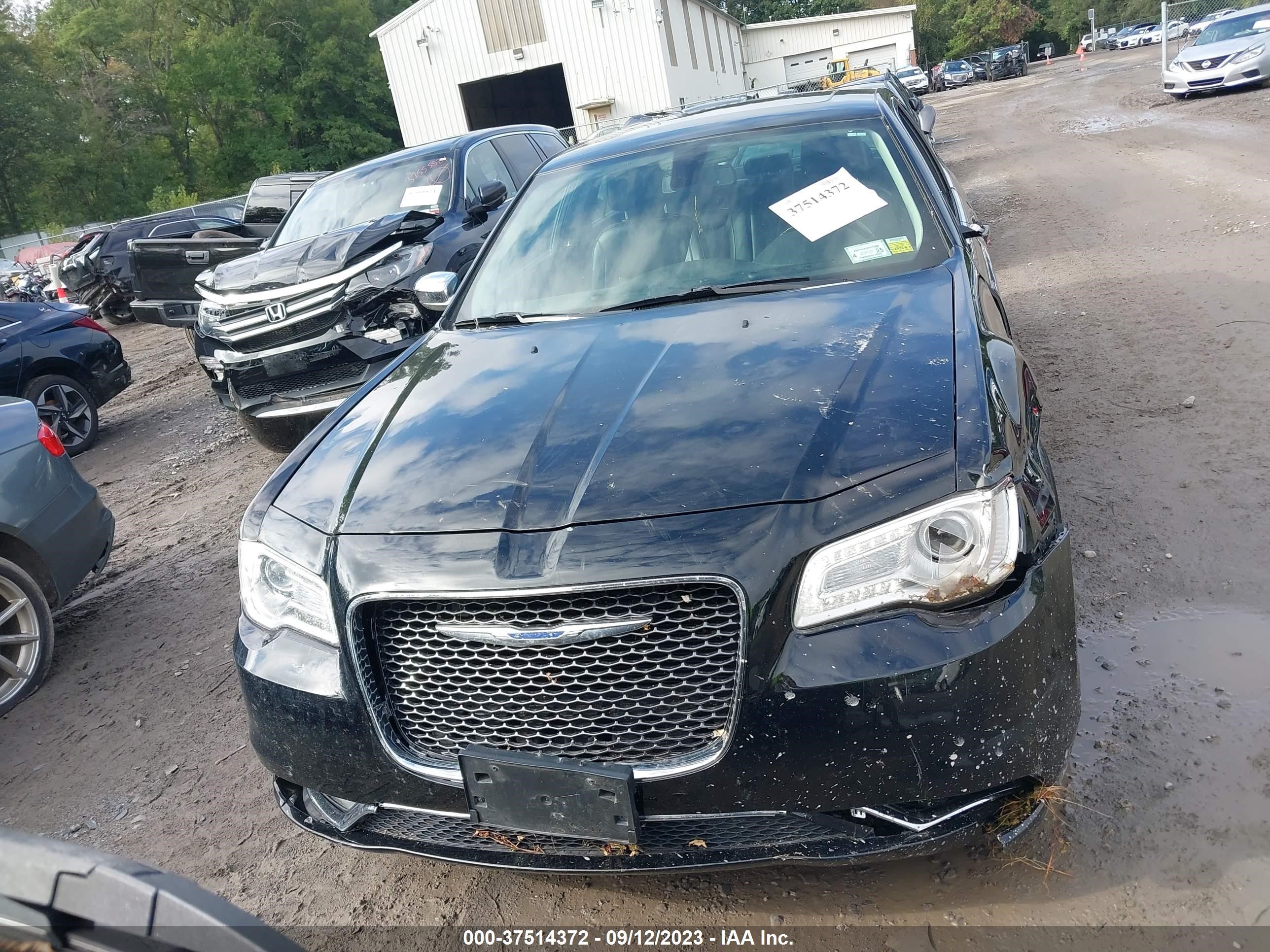 Photo 12 VIN: 2C3CCAKG0HH582777 - CHRYSLER 300C 