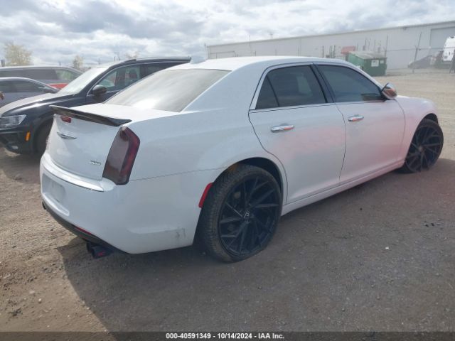 Photo 3 VIN: 2C3CCAKG0JH127434 - CHRYSLER 300 