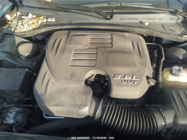 Photo 9 VIN: 2C3CCAKG0JH151698 - CHRYSLER 300 