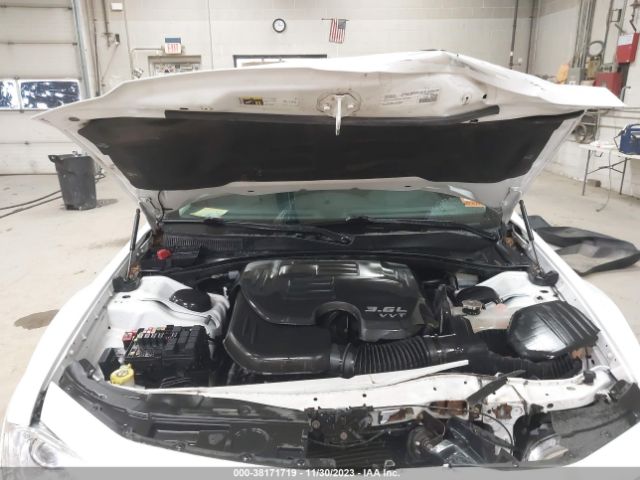 Photo 9 VIN: 2C3CCAKG1FH769605 - CHRYSLER 300C 