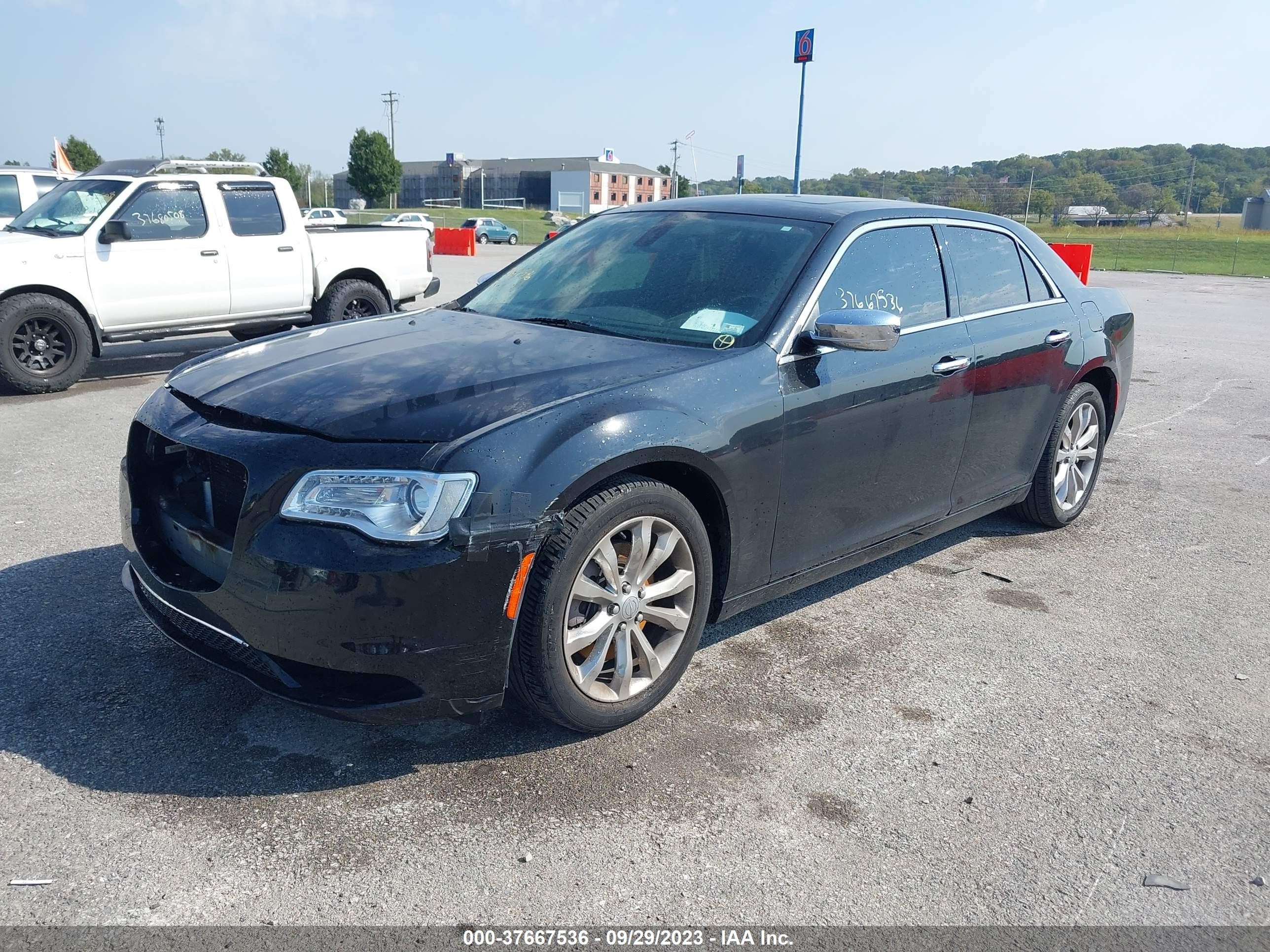 Photo 1 VIN: 2C3CCAKG1HH565471 - CHRYSLER 300 