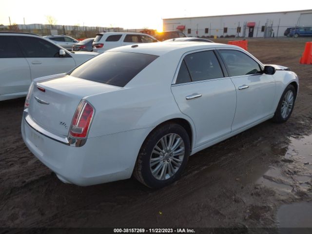 Photo 3 VIN: 2C3CCAKG2EH157895 - CHRYSLER 300C 